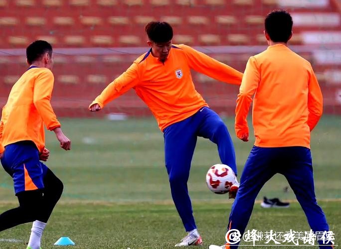 依木兰速度不够，练身体来凑，马德鲁加带不了新人 泰山队挖掘潜力